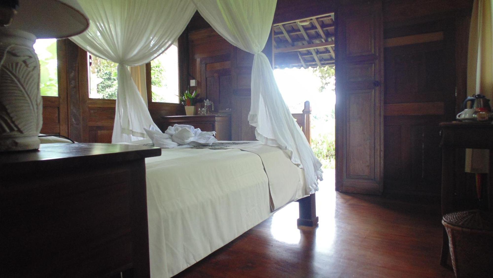 Bali Mountain Retreat Villa Selemadeg  Exterior photo